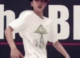 娱乐吃瓜说王一博是真的吗,娱乐吃瓜背后的真实面貌揭秘