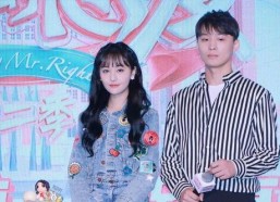 重生娱乐圈吃瓜系统,吃瓜系统带我逆袭，成为顶级流量巨星